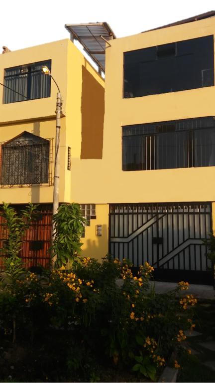 Residencial El Sol De Los Pinos Bed & Breakfast Trujillo Exterior foto