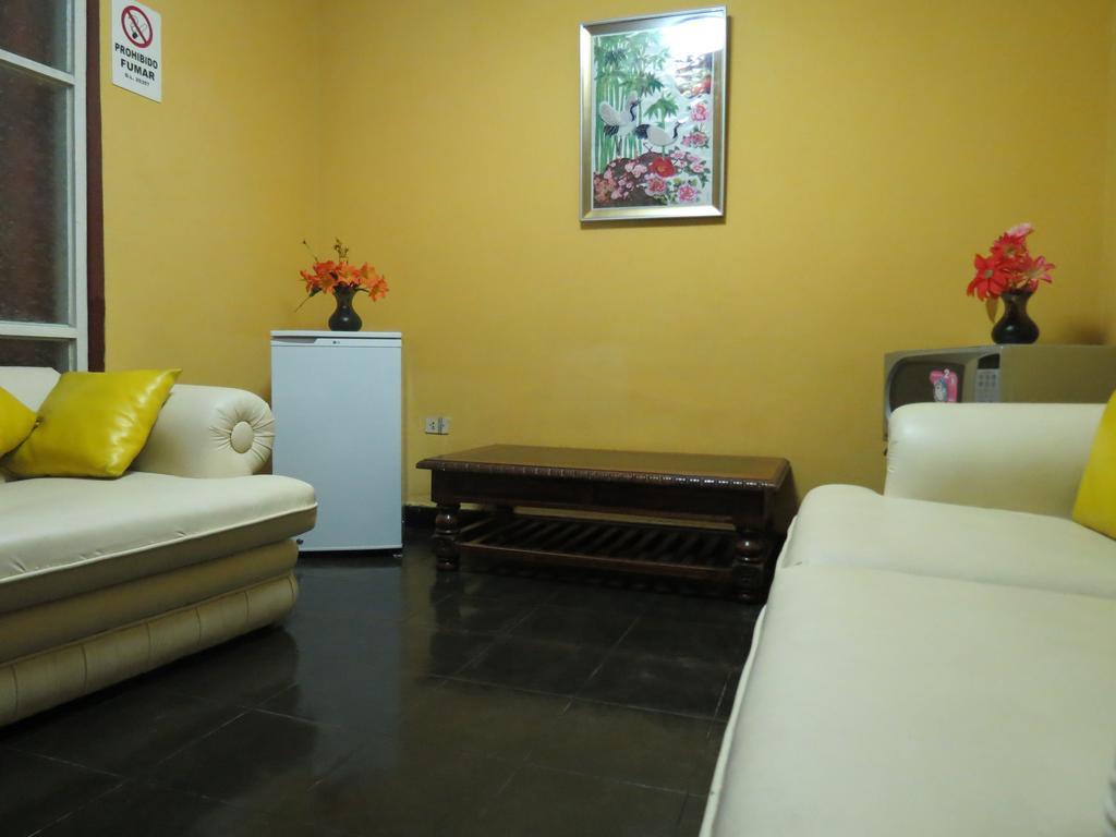 Residencial El Sol De Los Pinos Bed & Breakfast Trujillo Exterior foto
