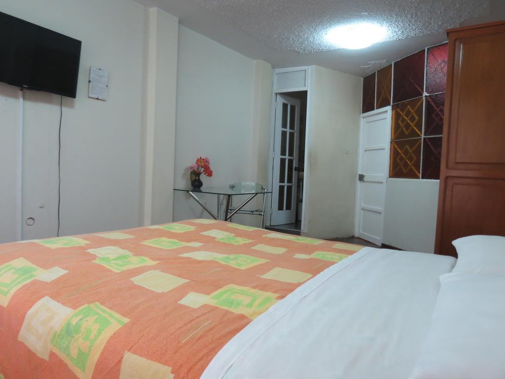 Residencial El Sol De Los Pinos Bed & Breakfast Trujillo Exterior foto
