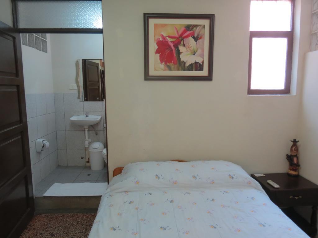 Residencial El Sol De Los Pinos Bed & Breakfast Trujillo Exterior foto