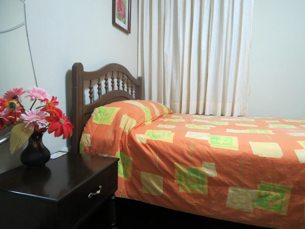 Residencial El Sol De Los Pinos Bed & Breakfast Trujillo Exterior foto