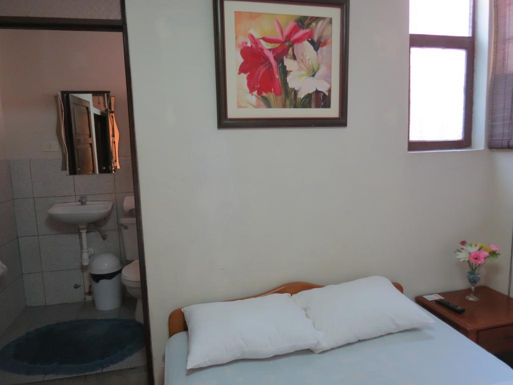 Residencial El Sol De Los Pinos Bed & Breakfast Trujillo Exterior foto