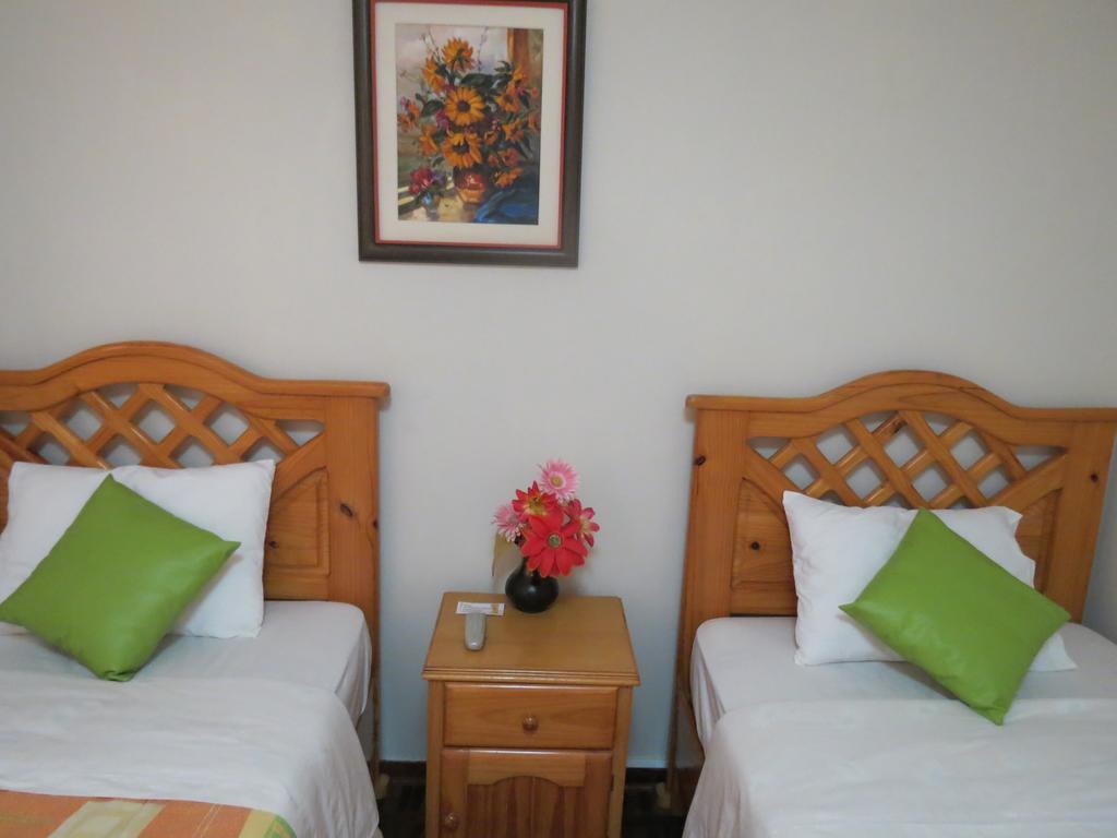 Residencial El Sol De Los Pinos Bed & Breakfast Trujillo Exterior foto