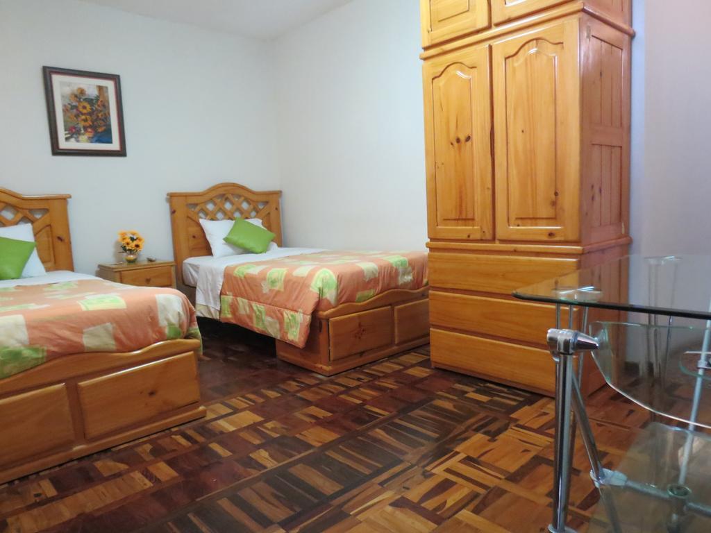 Residencial El Sol De Los Pinos Bed & Breakfast Trujillo Exterior foto