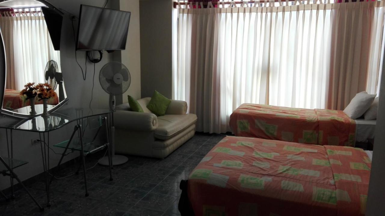 Residencial El Sol De Los Pinos Bed & Breakfast Trujillo Exterior foto